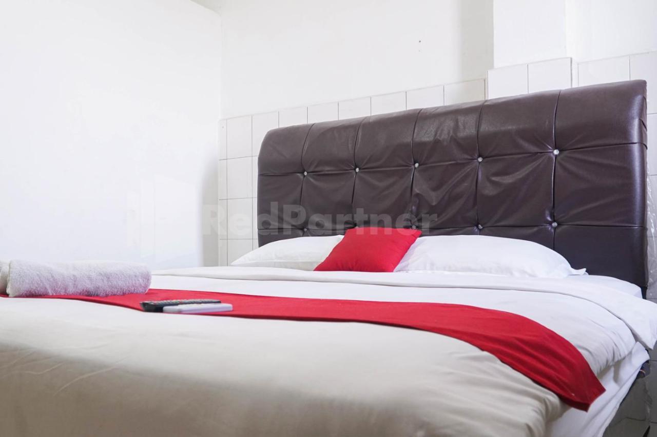 Hotel Edbert Near Lotte Grosir Redpartner 2*
